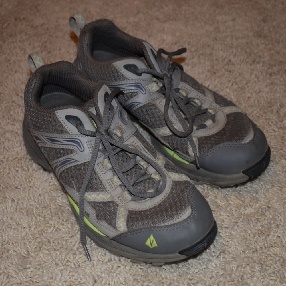 vasque vibram hiking shoes
